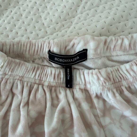 BCBGMAXAZRIA PLUSHY SOFT BABY PINK WHITE FLORAL PYJAMA SMALL - Picture 3 of 4